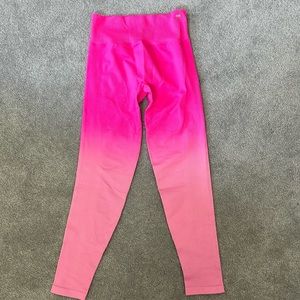 PINK workout leggings. Size small. Pink ombré design.